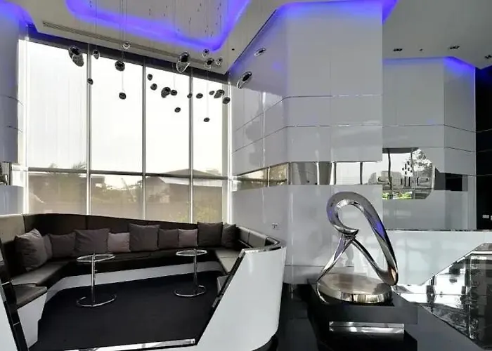 Skyline 1br On High Floor, Sukhumvit 48, Near On-nut & Walk To Bts Phra Khanong *